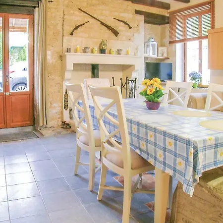 Three-bedroom Holiday In Salles Les Aulnay Prázdninový dům *