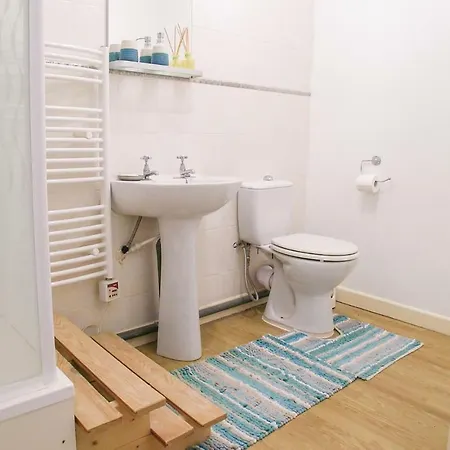 Three-bedroom Holiday In Salles Les Aulnay Aulnay (Charente-Maritime)